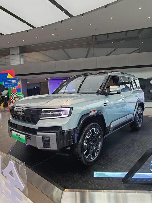 惠州350比亚迪方程豹硬派越野的爆款，英菲尼迪35周年与你共成长